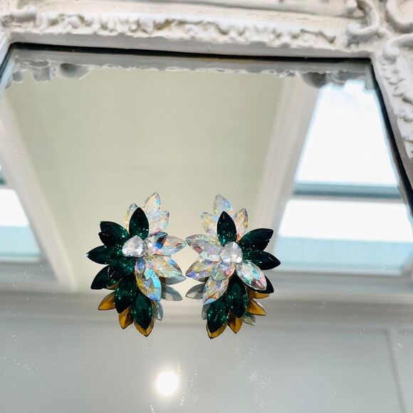 HUGE SALE VINTAGE Emerald and Iridescent Clip On Earrings - Picture 1 of 2